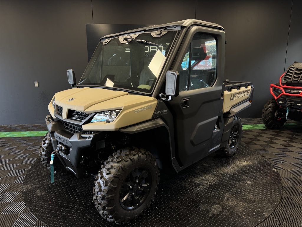 CFMOTO UFORCE 1000 2025 med 963 cc V-Twin motor og 71 hk